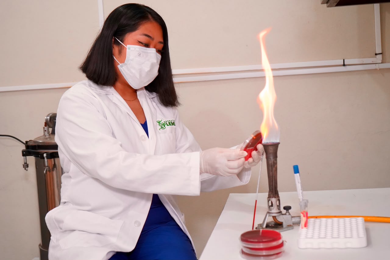 Laboratorio Fleming instalaciones y equipo